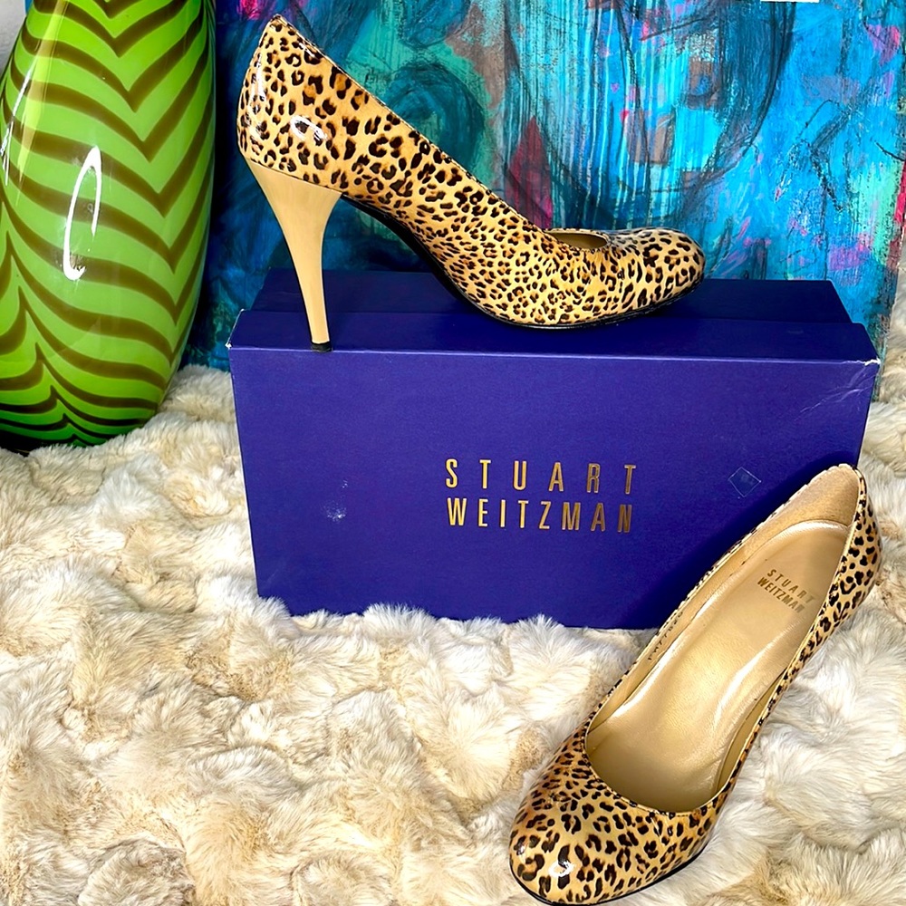 {Stuart Weitzman} 🐆Beige Baby Cheetah Patent Leather Heels w/ Leather Soles